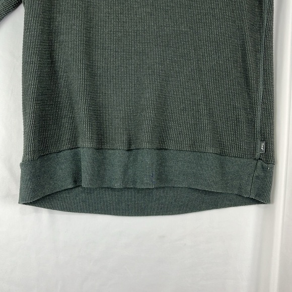 Aritzia TNA Forest Green Waffle Knit Long-Sleeved Shirt - Picture 2 of 11